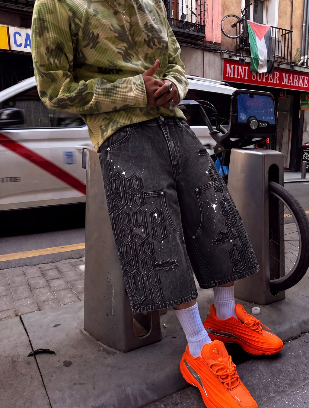98 Distressed Denim Jorts